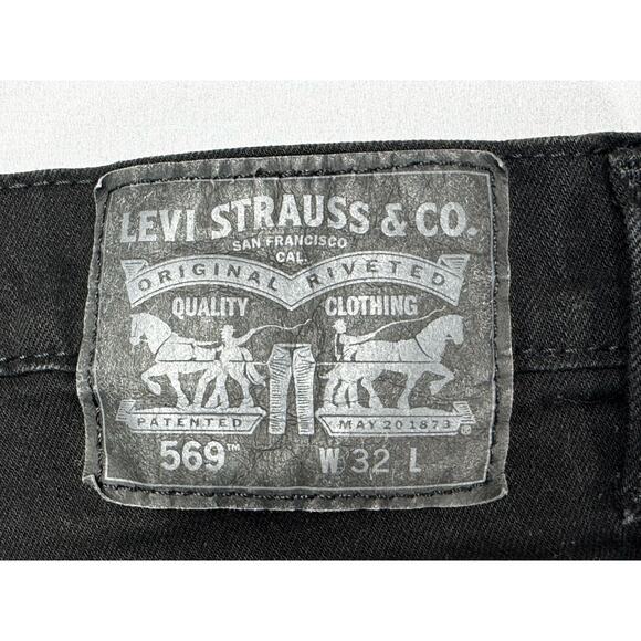 Levi's 569 Men's Loose Fit Black Denim Shorts - Size 32 (33x11) - Picture 3 of 5